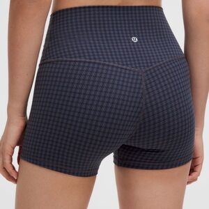 Lululemon 4" align micro houndstooth blue shorts